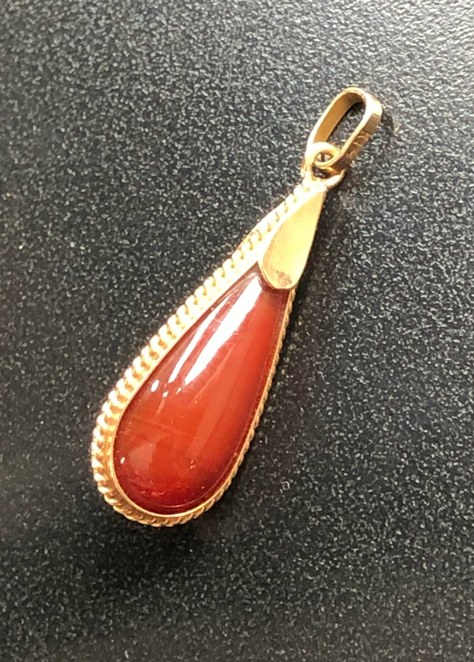 14K Gold Water Drop Peant: 14K Gold Water Drop Peant, weight 3g