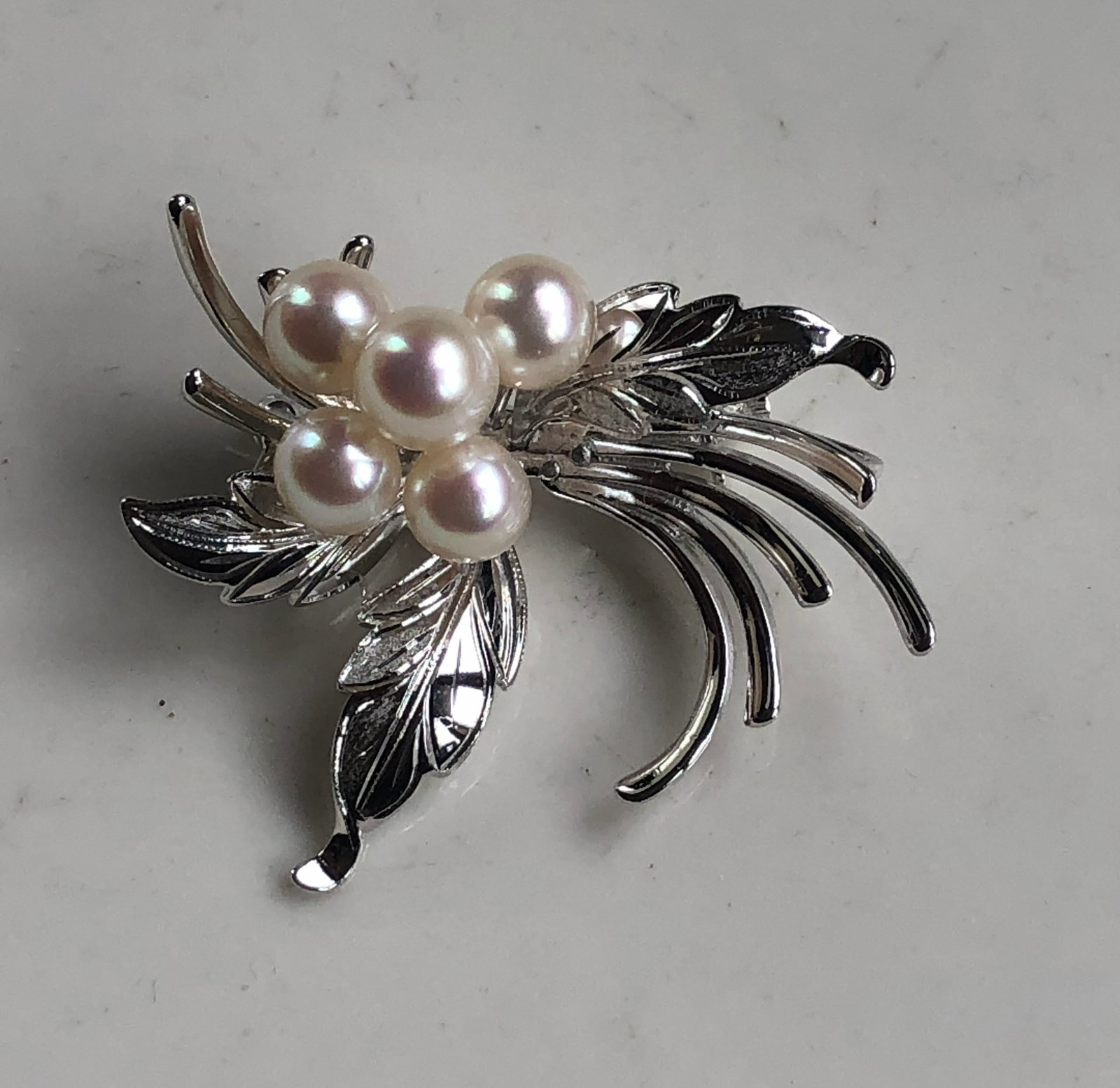 Vintage Sea Pearl Brooch Pin (1 of 2)