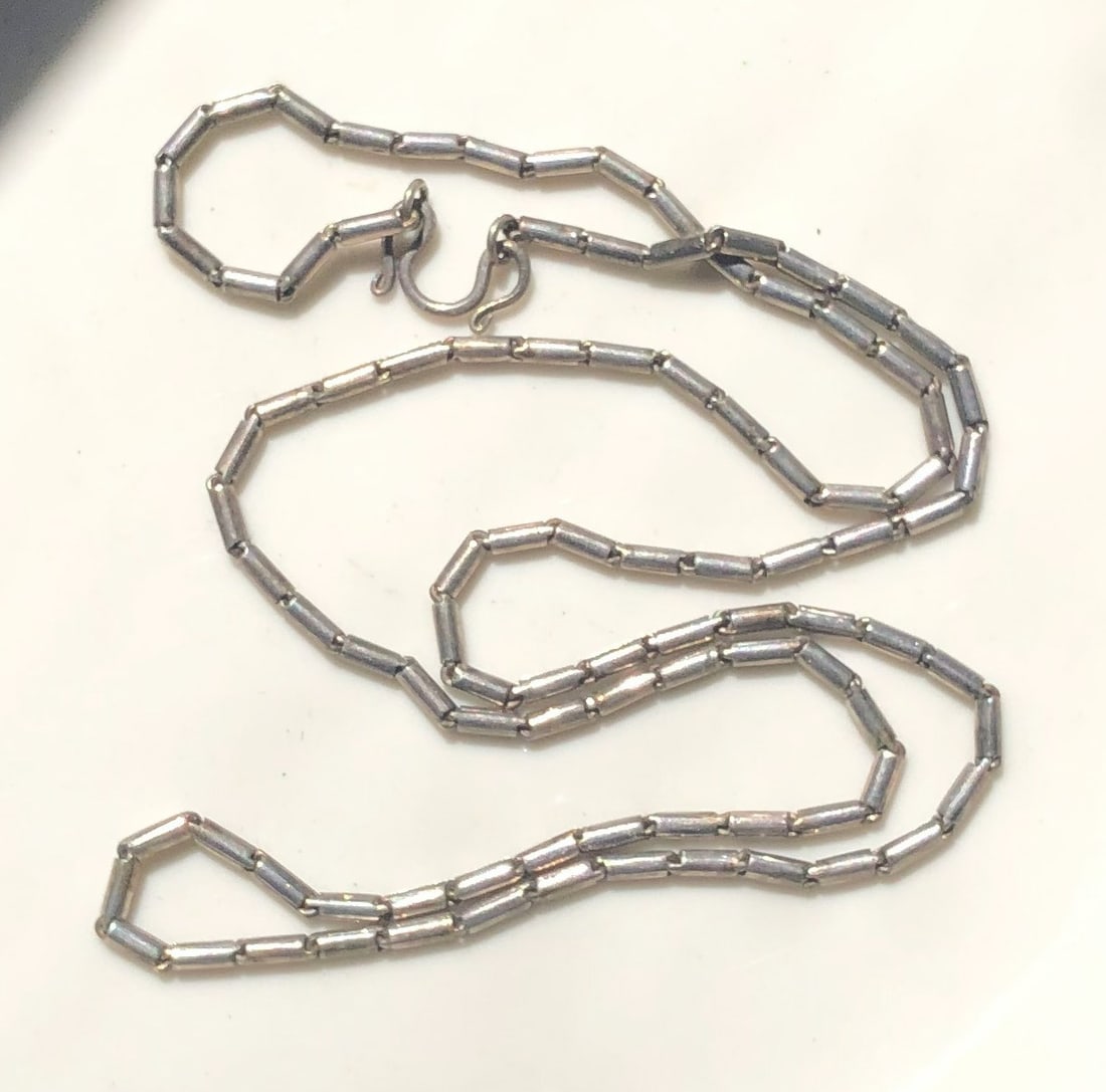Vintage Silver Necklace: Vintage Silver Necklace, weight 14g
