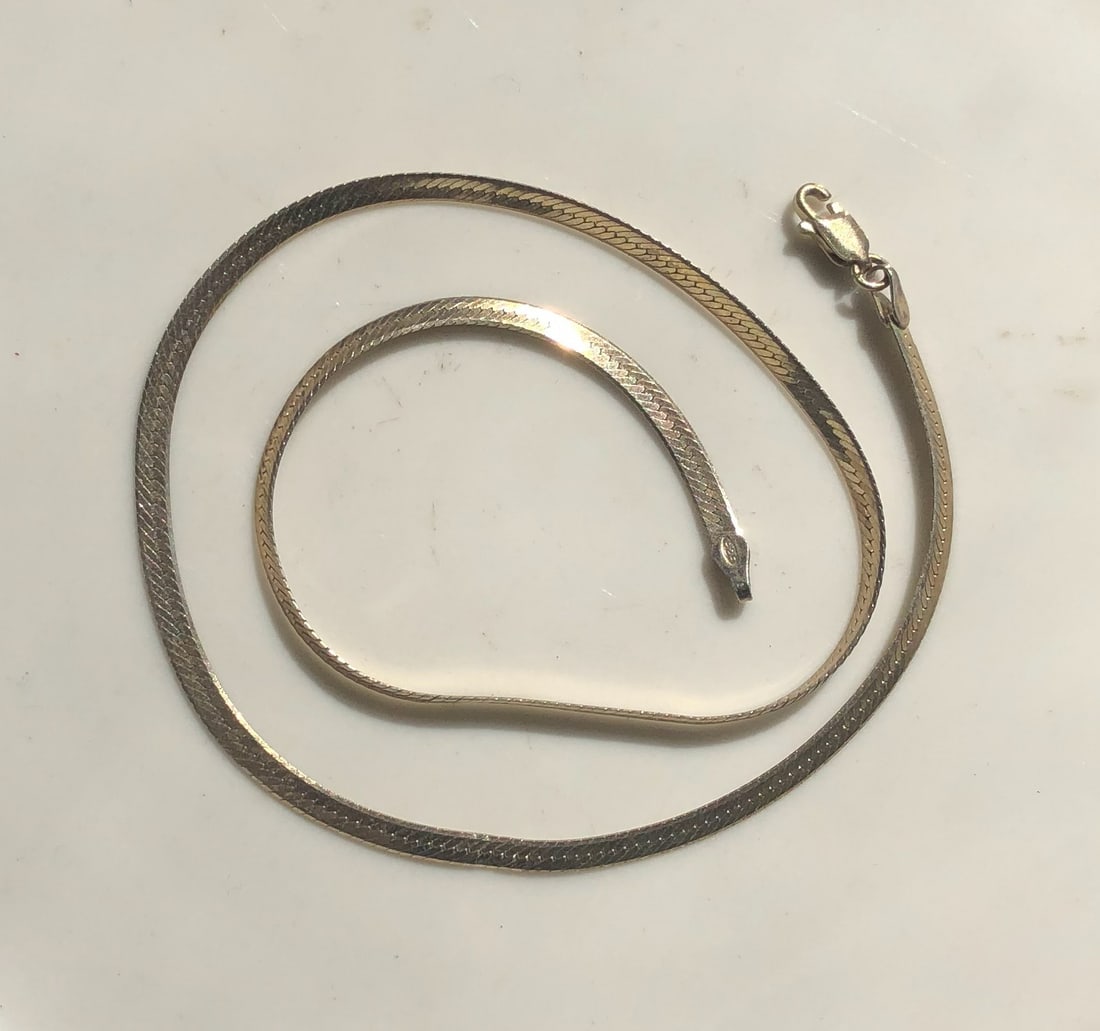 Vintage Silver Necklace: Vintage Silver Necklace