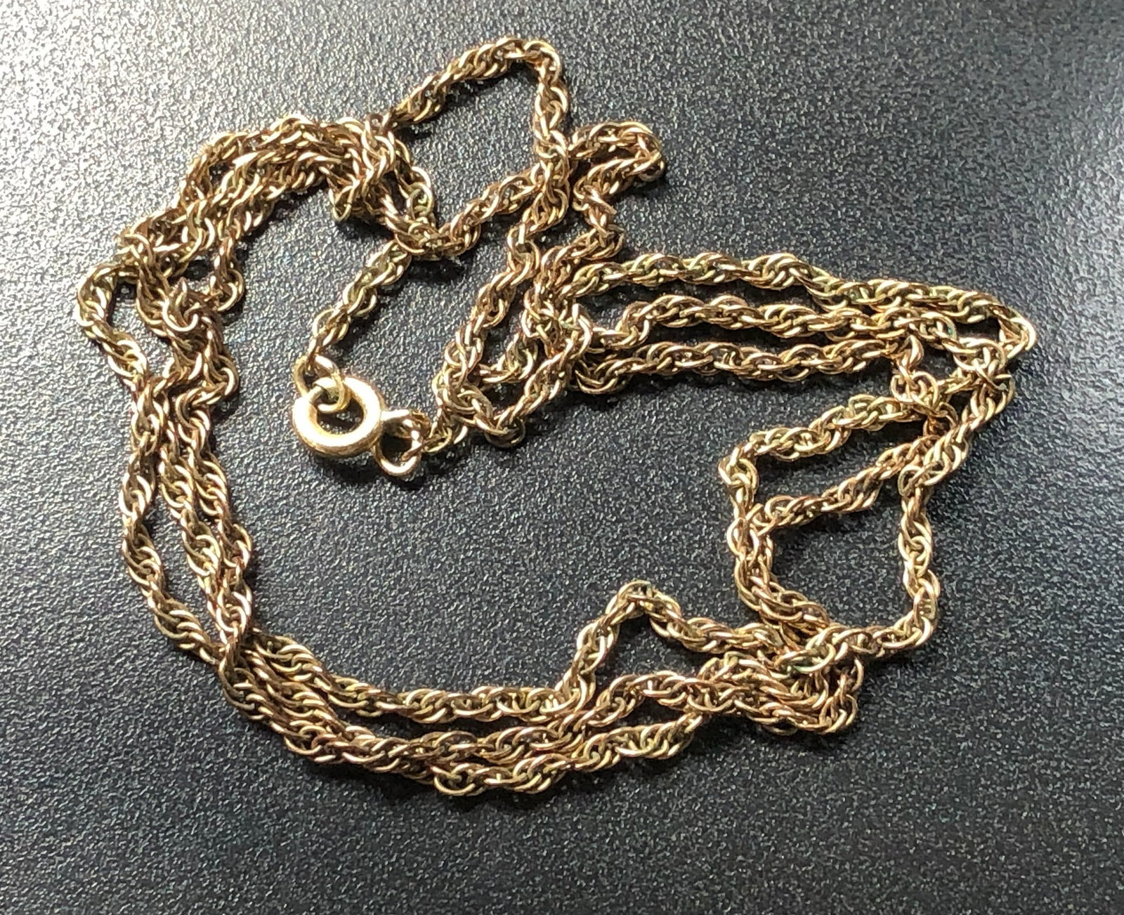 Silver Rope Chain Necklace: Elegant silver rope chain necklace, perfect for any occasion.