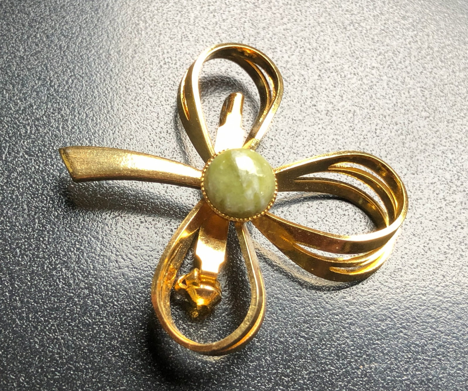 Vintage Gold Plated Brooch Pin