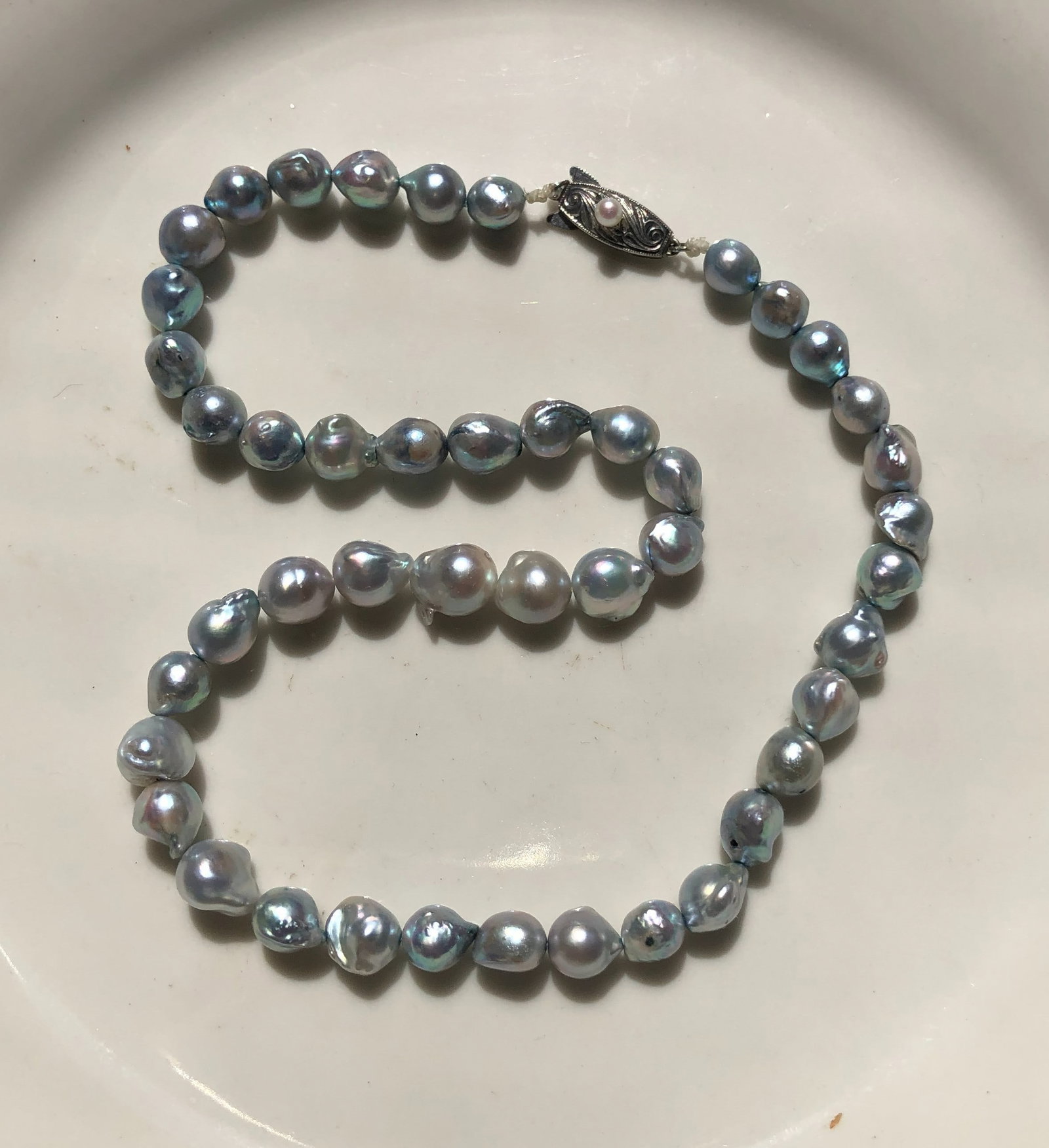 Vintage Blue Pearl Necklace: Vintage Blue Pearl Necklace