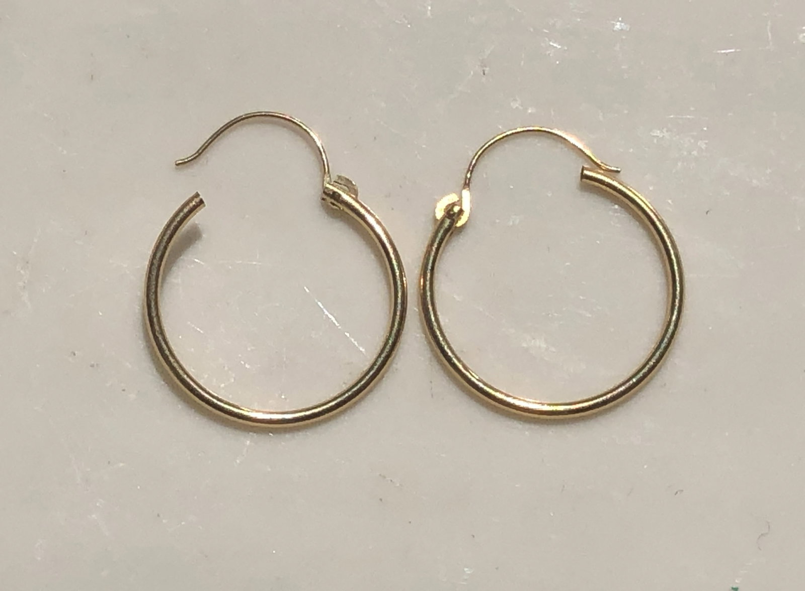Pair of 14K Gold Earrings: Pair of 14K Gold Earrings, weight 0.6g