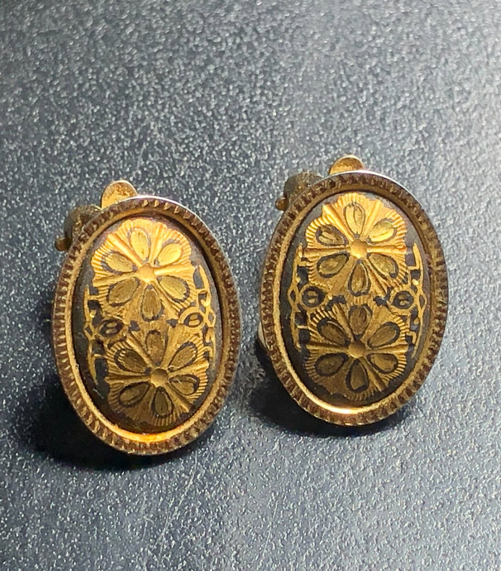 Pair of Earrings: Pair of Earrings