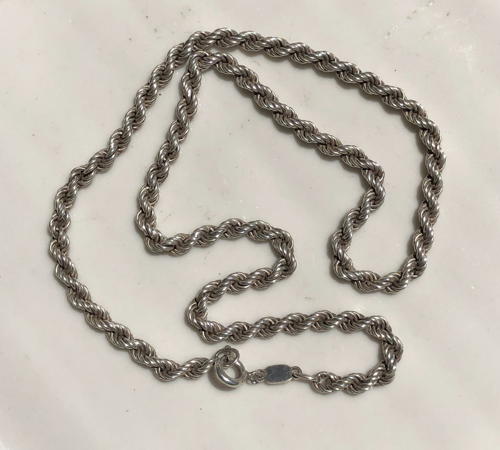 Vintage Silver Necklace: Vintage Silver Necklace, weight 10g
