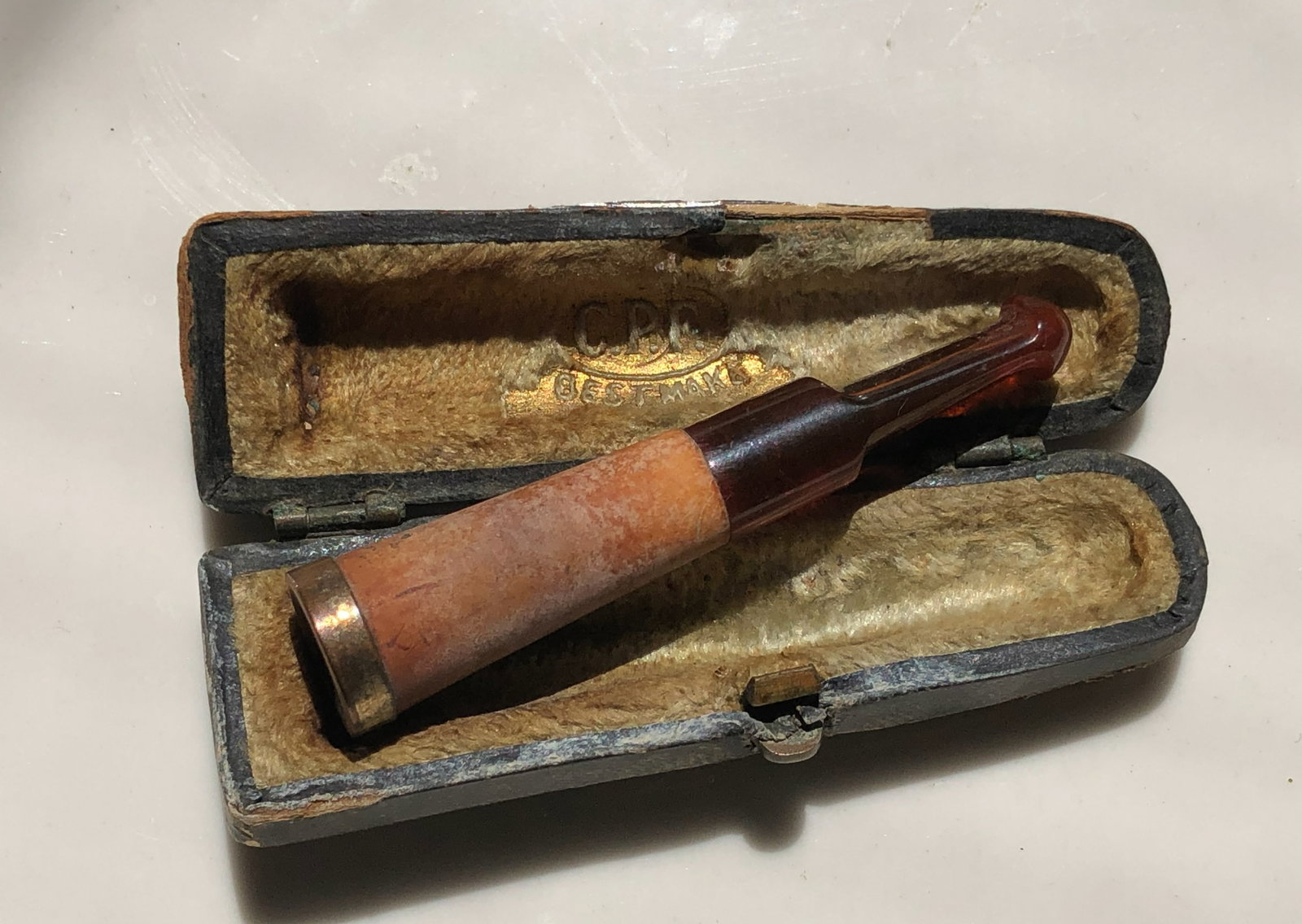 Antique Amber Smoking Pipe with Origional Box: Antique Amber Smoking Pipe with Origional Box, Length: 2.25"