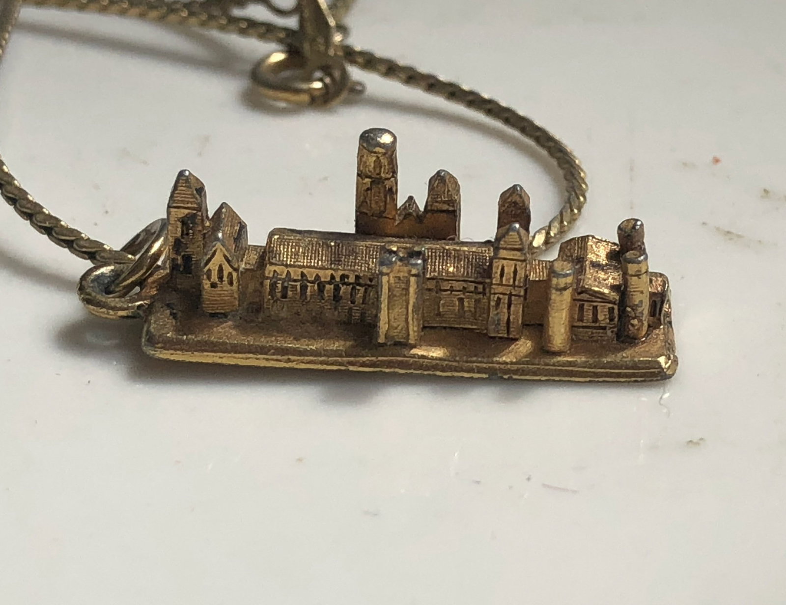 Vintage Gold Plated Smithsonian Institute Necklace (1 of 6)