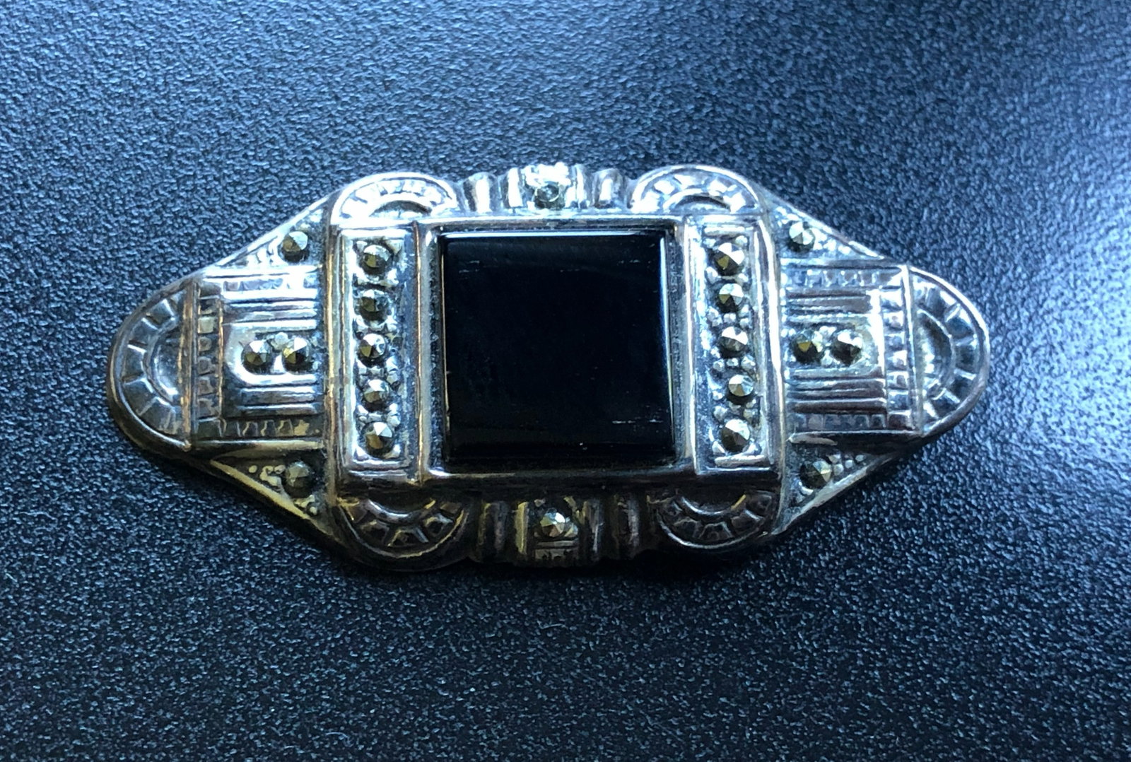 Vintage Silver Brooch Pin: Vintage Silver Brooch Pin