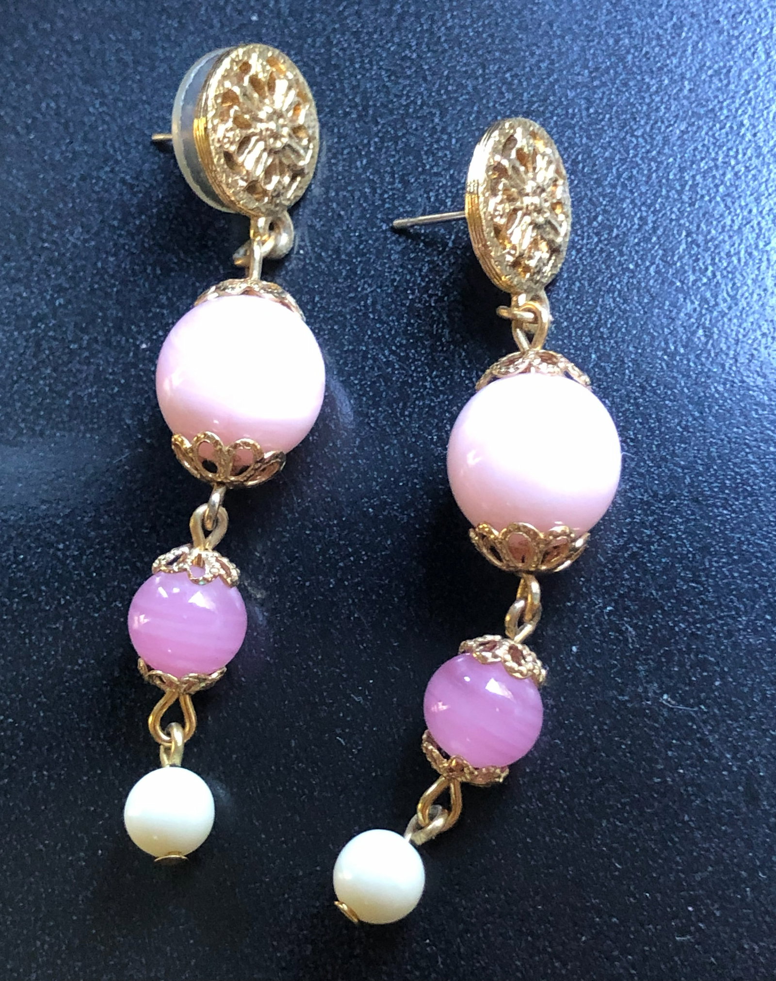 Pair of Earrings: Pair of Earrings