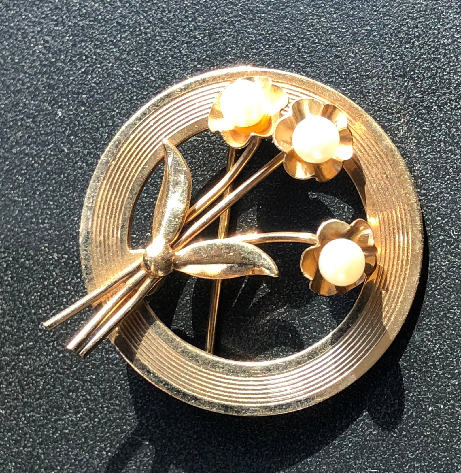 Gold Plated Brooch Pin: Gold Plated Brooch Pin, Size: 1.3"