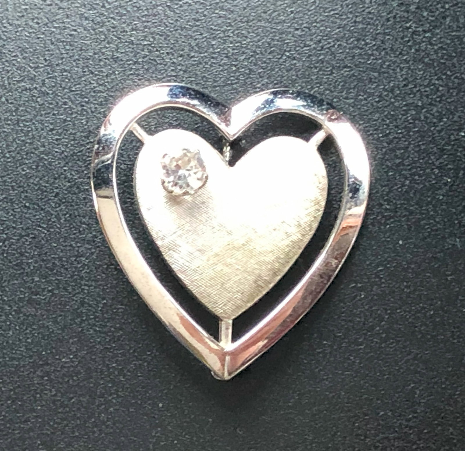 Vintage Silver Brooch Pin: Vintage Silver Brooch Pin, weight 5.5g