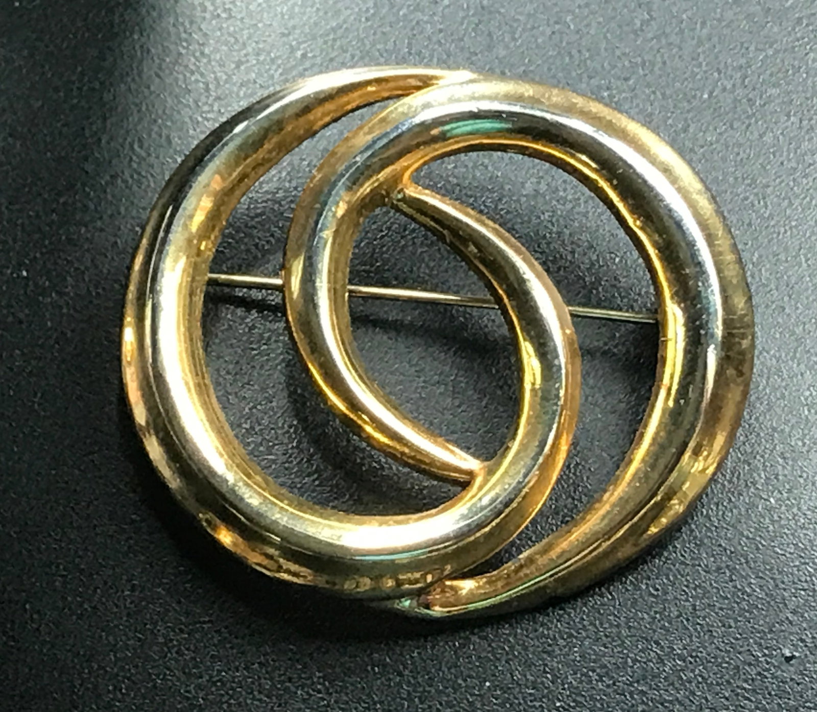 Vintage Brooch Pin: Vintage Brooch Pin, Size 2"