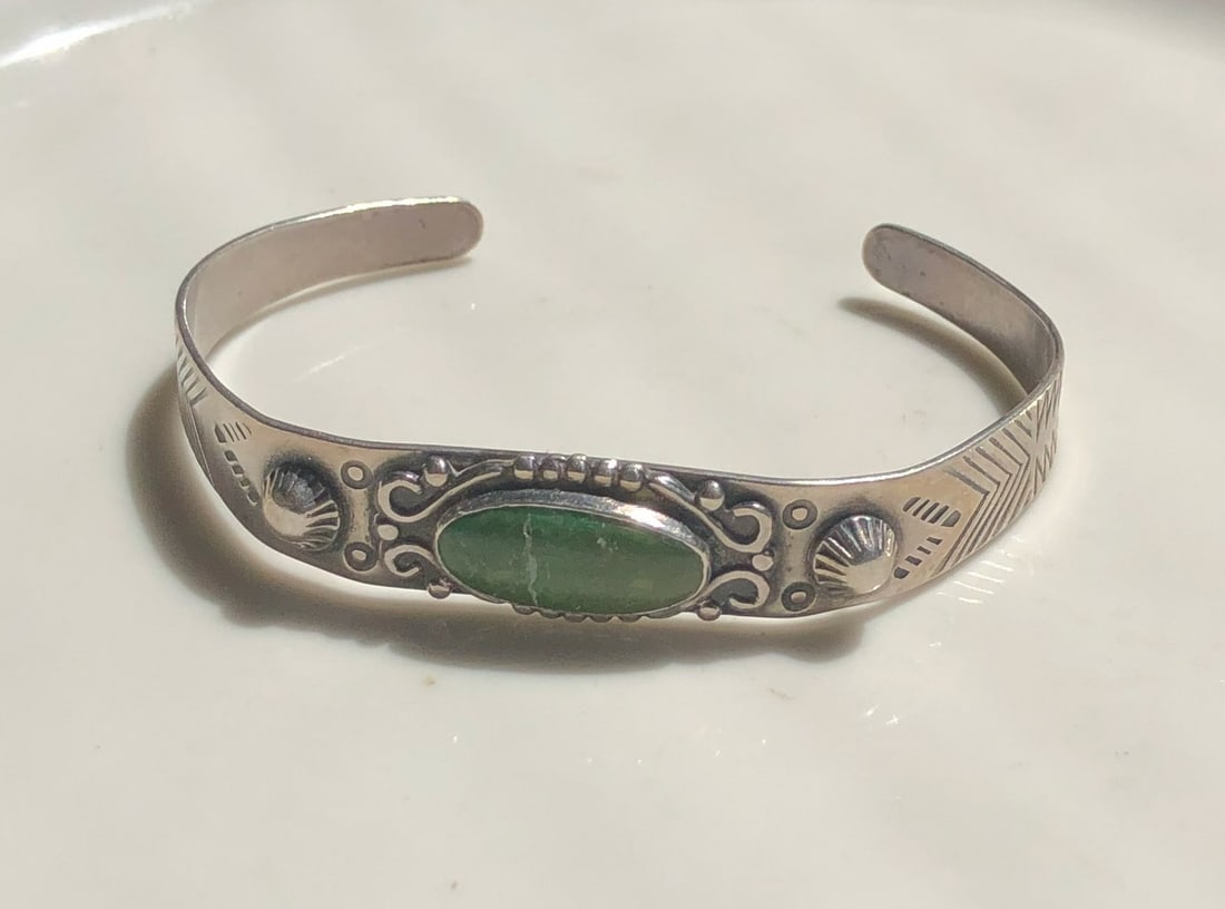 Vintage Silver Bracelet: Vintage Silver Bracelet, weight 13.5g