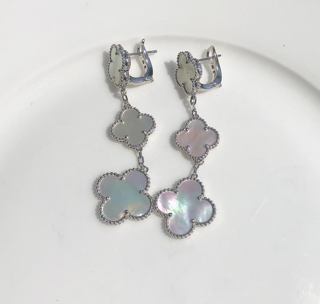 Pair of Gold Filled Earrings: Pair of Gold Filled Earrings