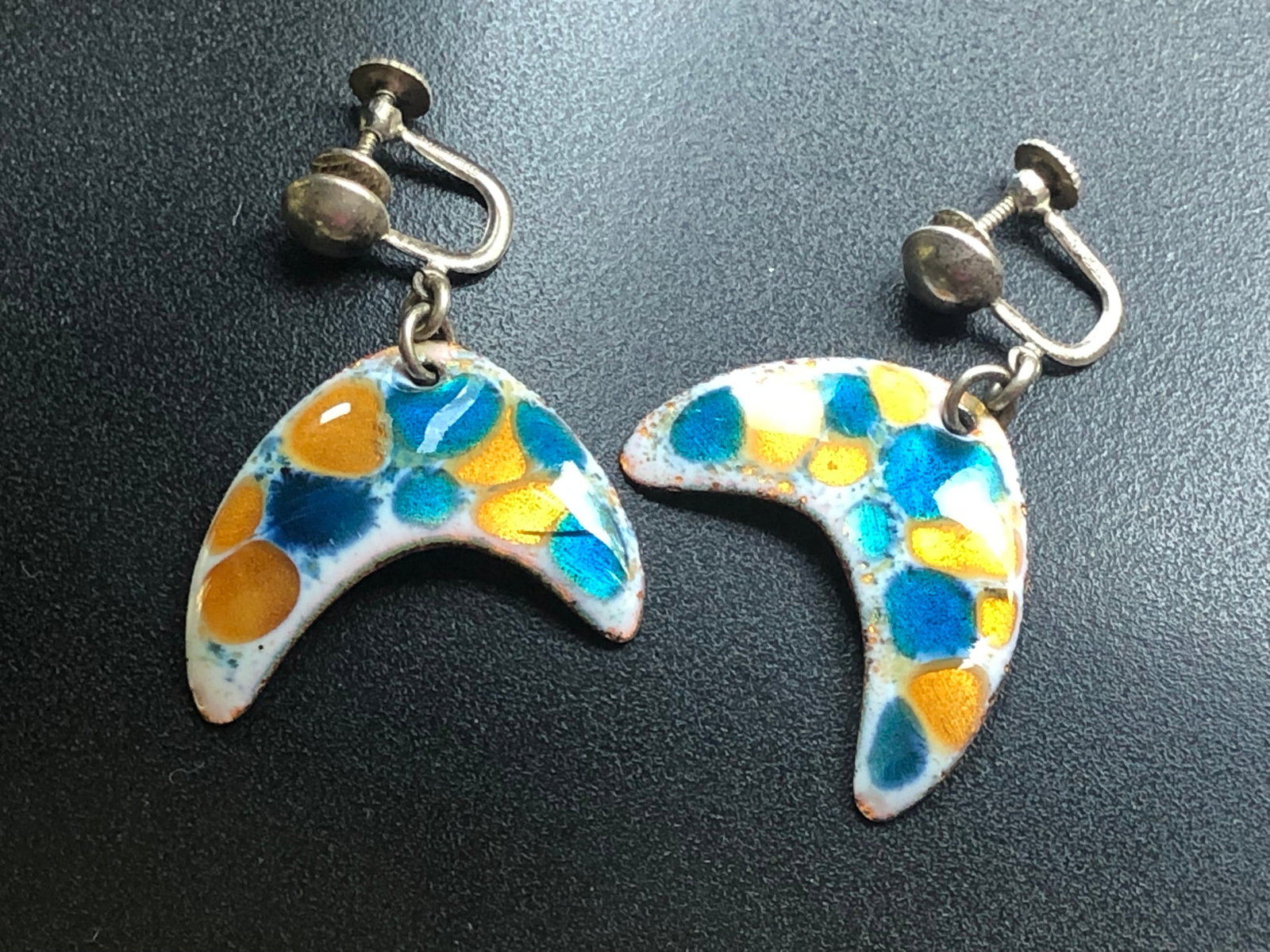 Pair of Silver Earrings: Pair of Silver Earrings