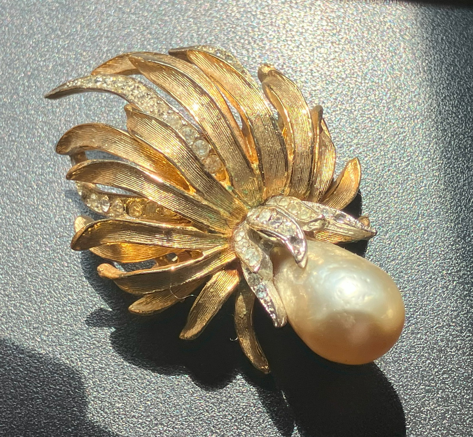 Vintage Brooch Pin: Vintage Brooch Pin