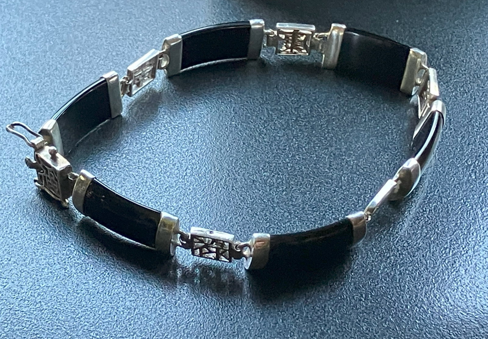 Vintage Silver Bracelet: Vintage Silver Bracelet, weight 12.2g