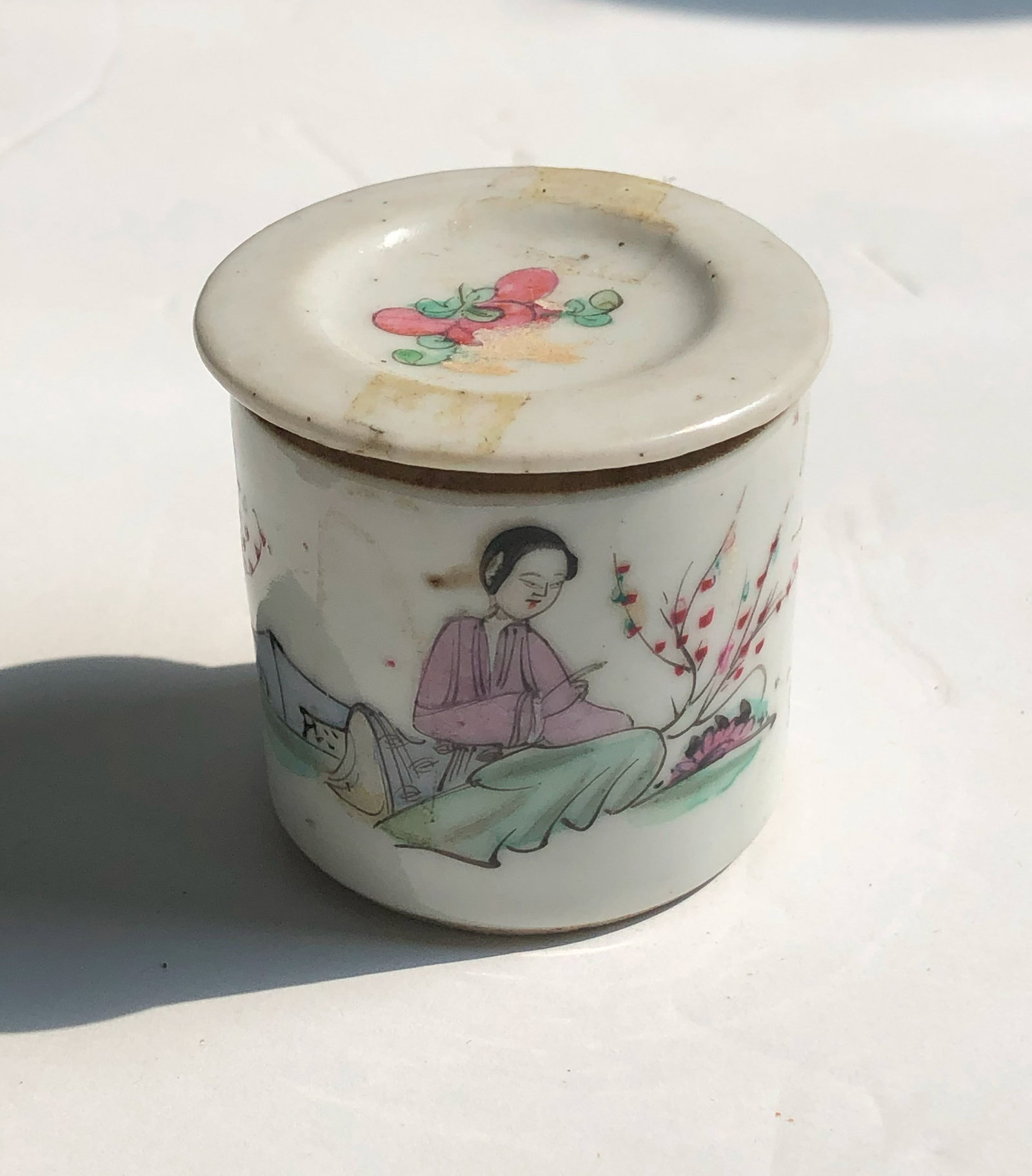 antique Chinese Porcelian Box: antique Chinese Porcelian Box, Size: 2'