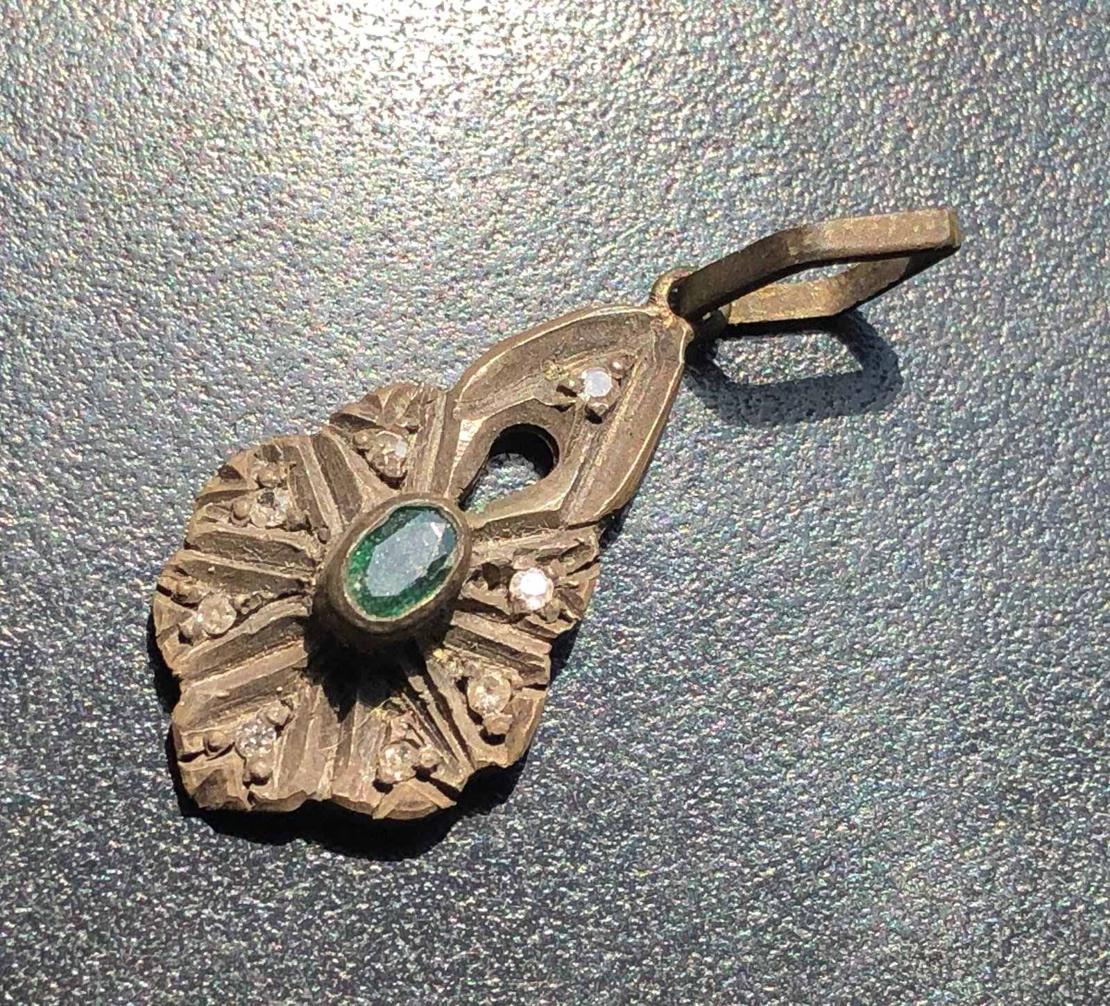 Vintage Silver Pendant: Vintage Silver Pendant
