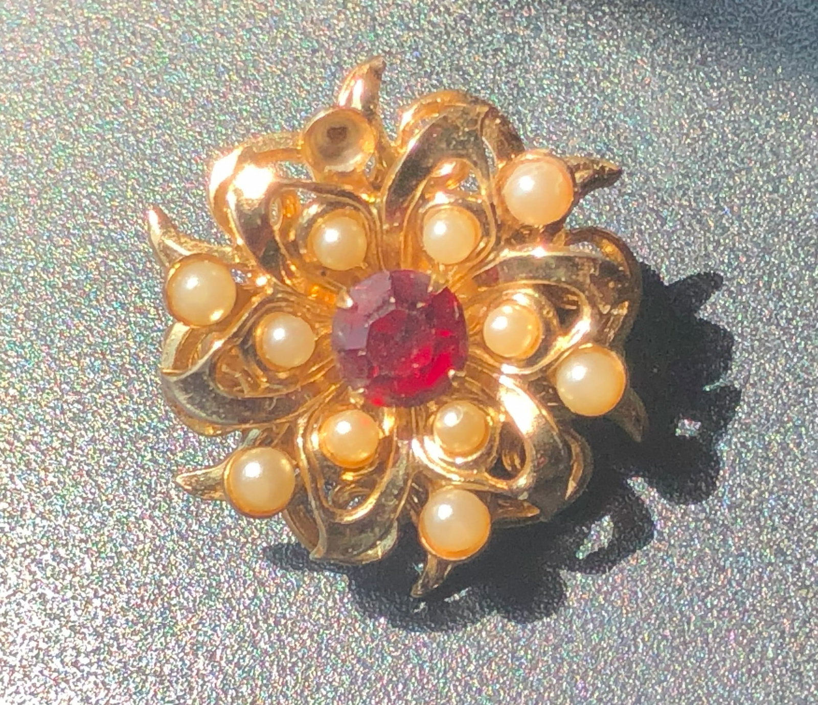 Vintage Brooch Pin: Vintage Brooch Pin