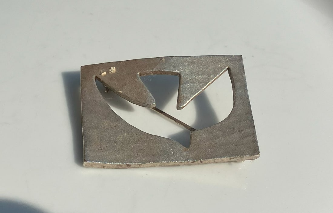 Vintage Brooch Pin: Vintage Brooch Pin