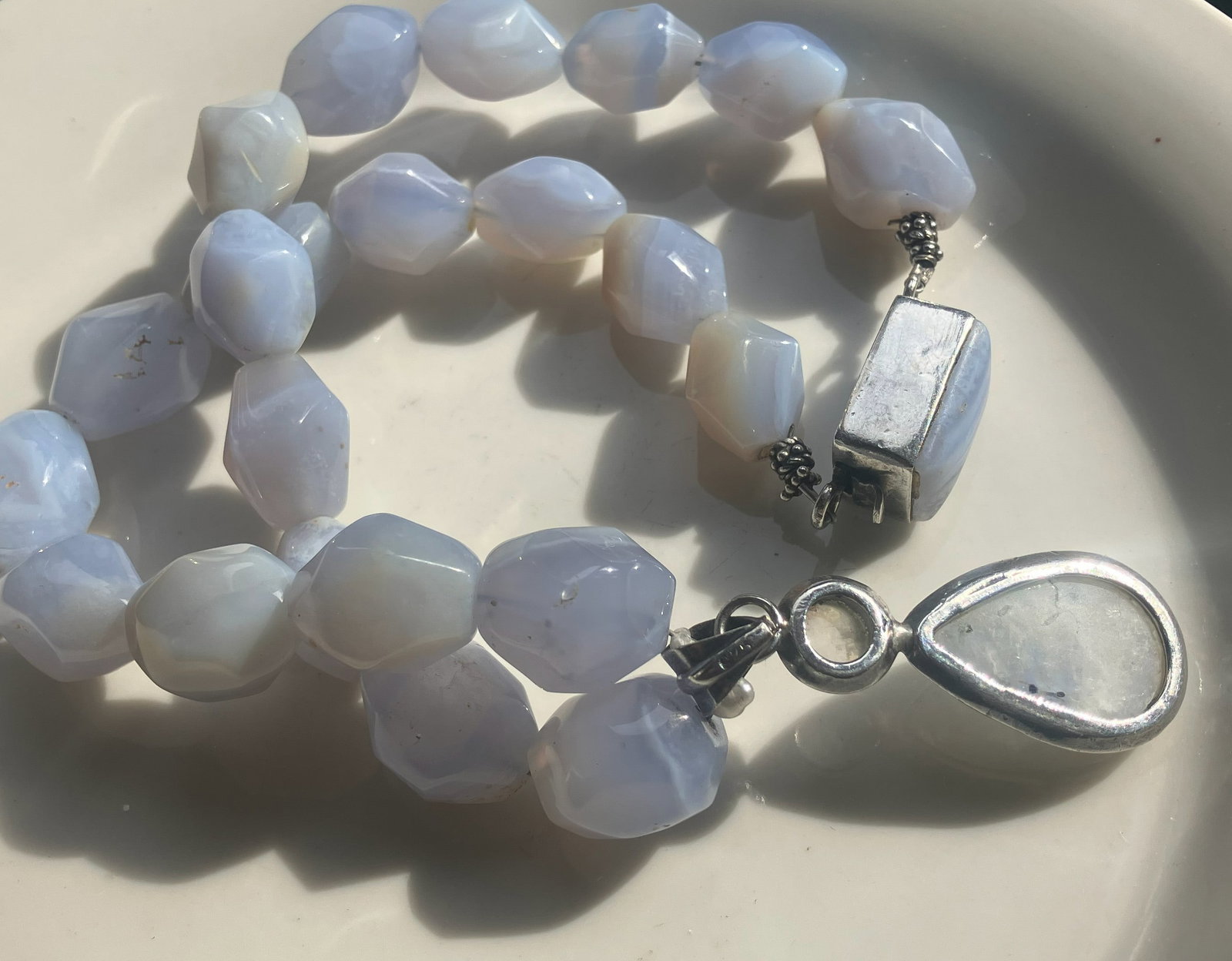 Silver Pendant Agate Necklace