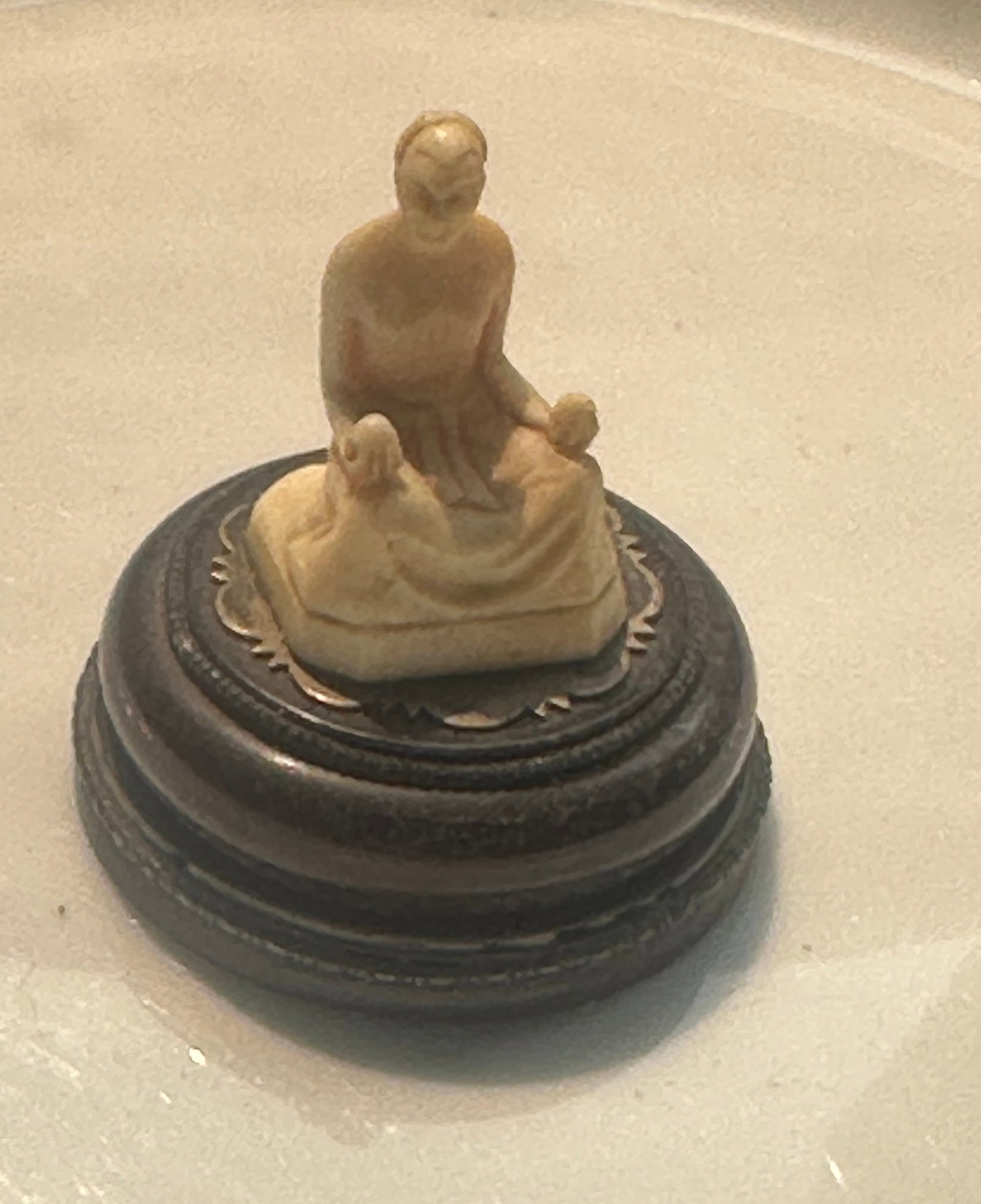 Vintage Carved Statue, total H: 2" (1 of 2)