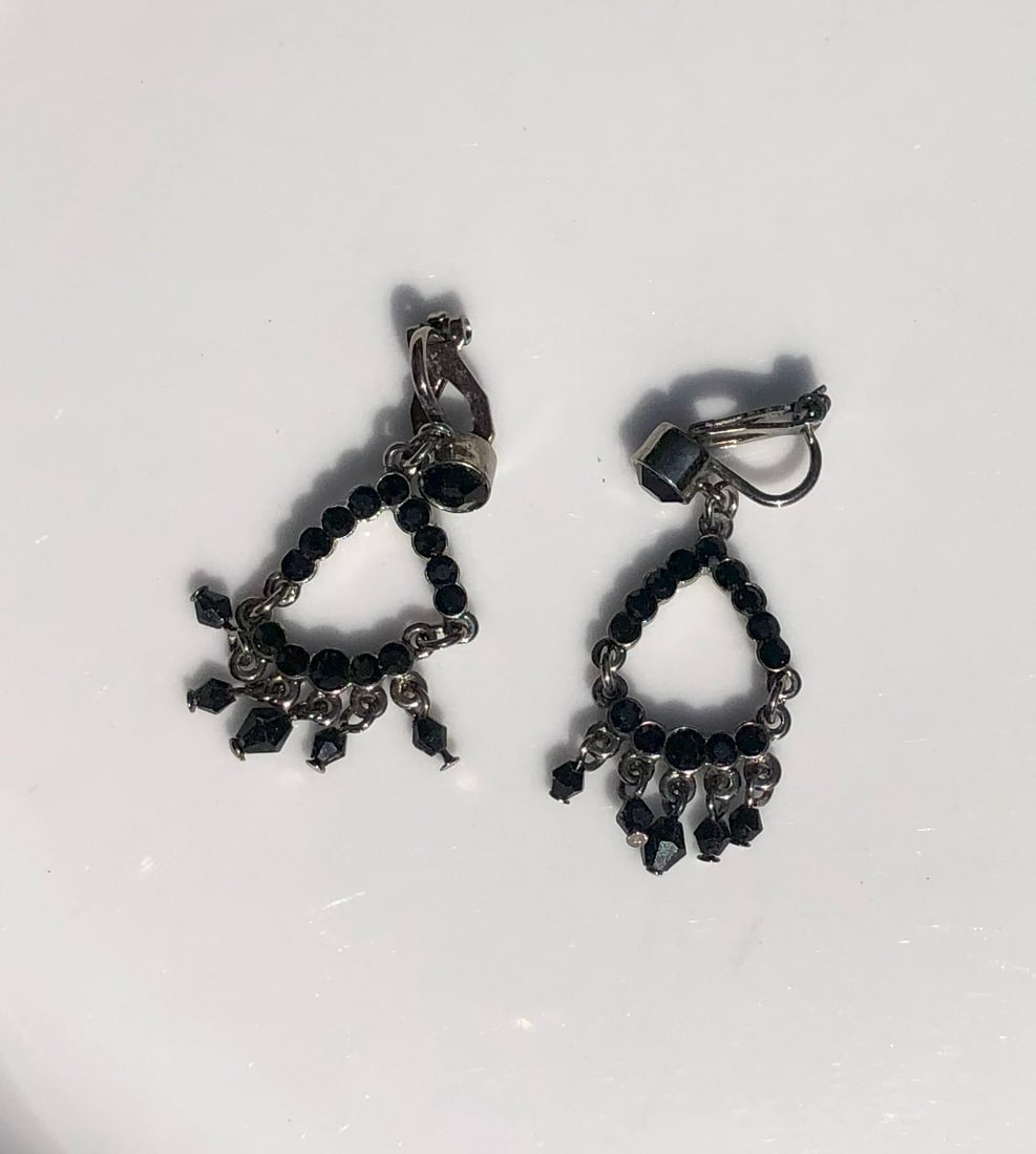 Pair of Earrings: Pair of Earrings