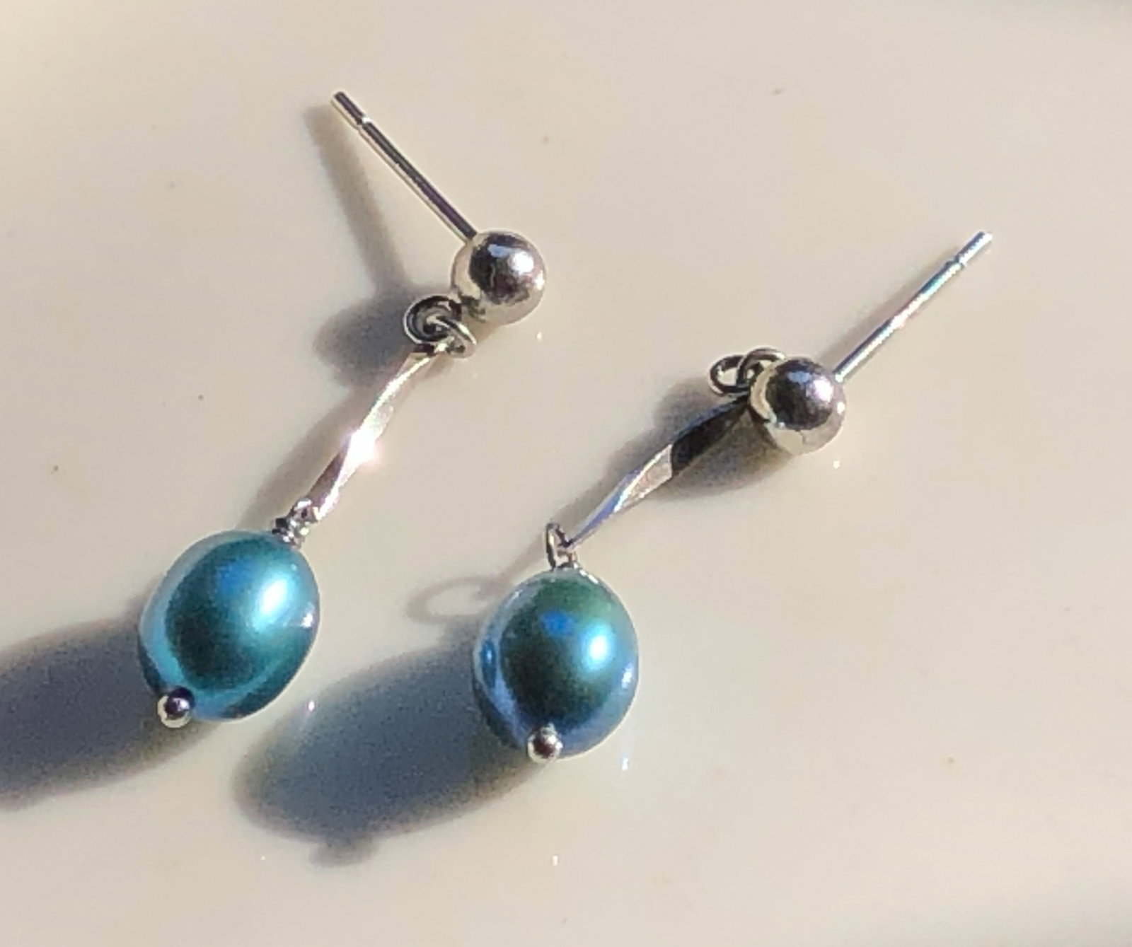 Pair of Pearl Earrings: Pair of Pearl Earrings