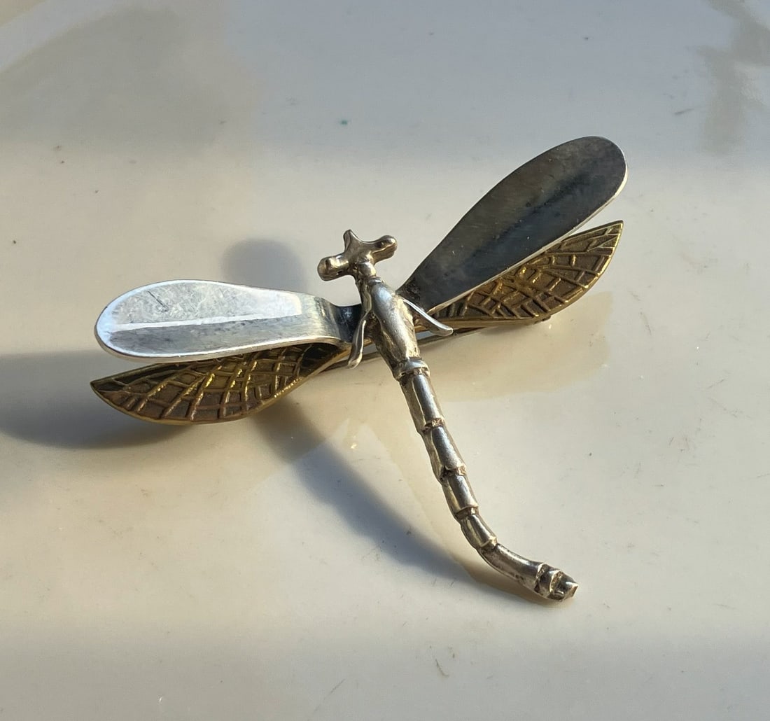 Vintage Silver Brooch Pin: Vintage Silver Brooch Pin