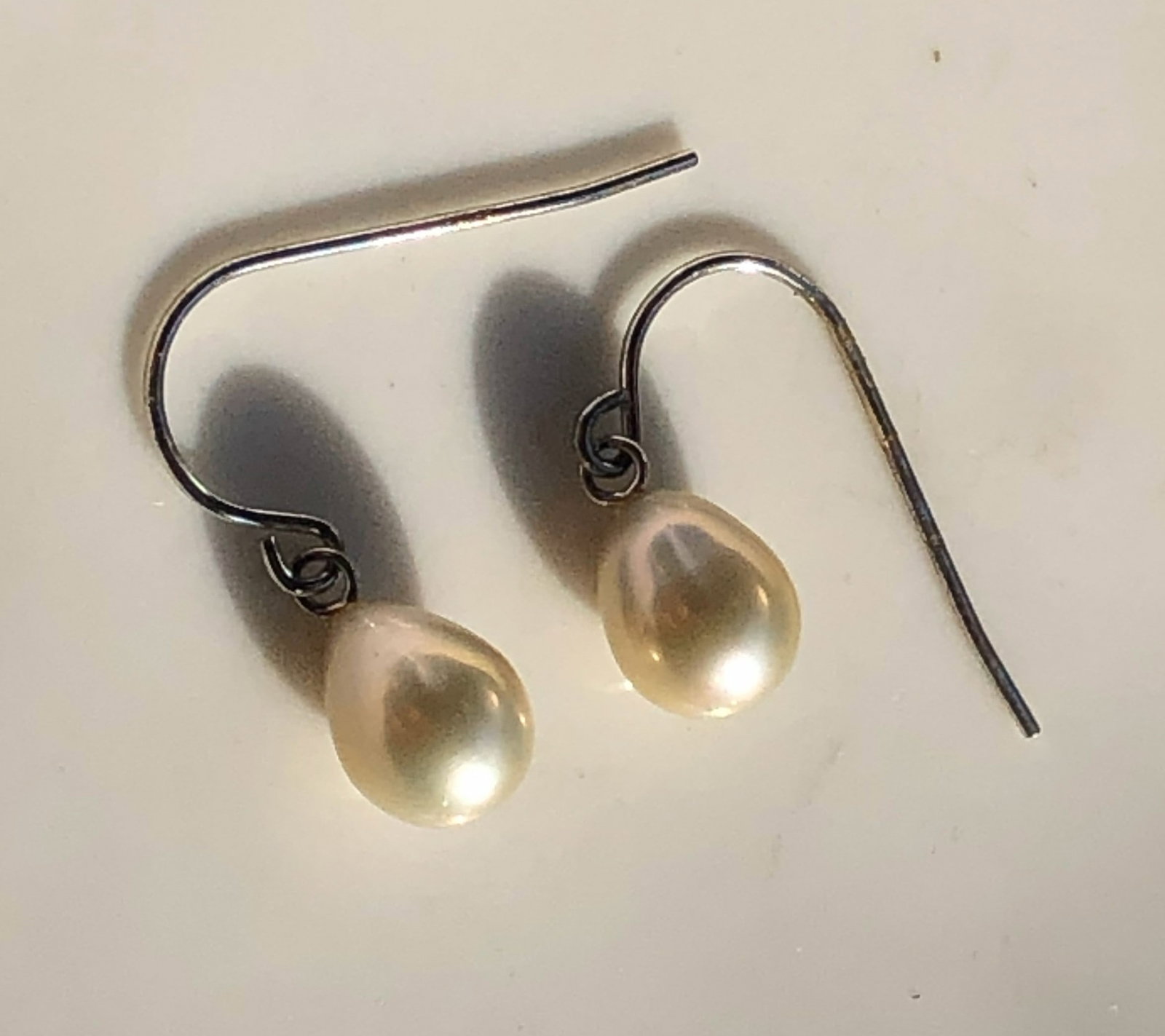 Pair of Pearl Earrings: Pair of Pearl Earrings