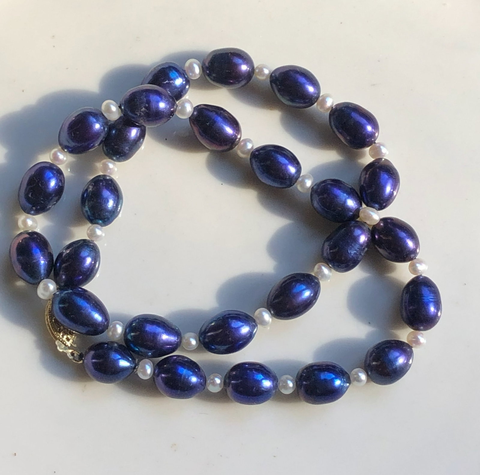 14K Gold Clasp Pearl Necklace: 14K Gold Clasp Pearl Necklace