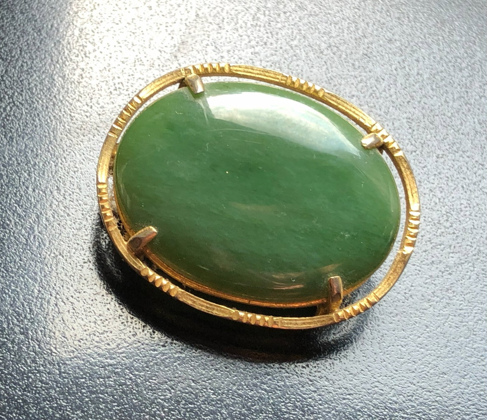 Vintage Gren Jade Brooch Pin (1 of 4)