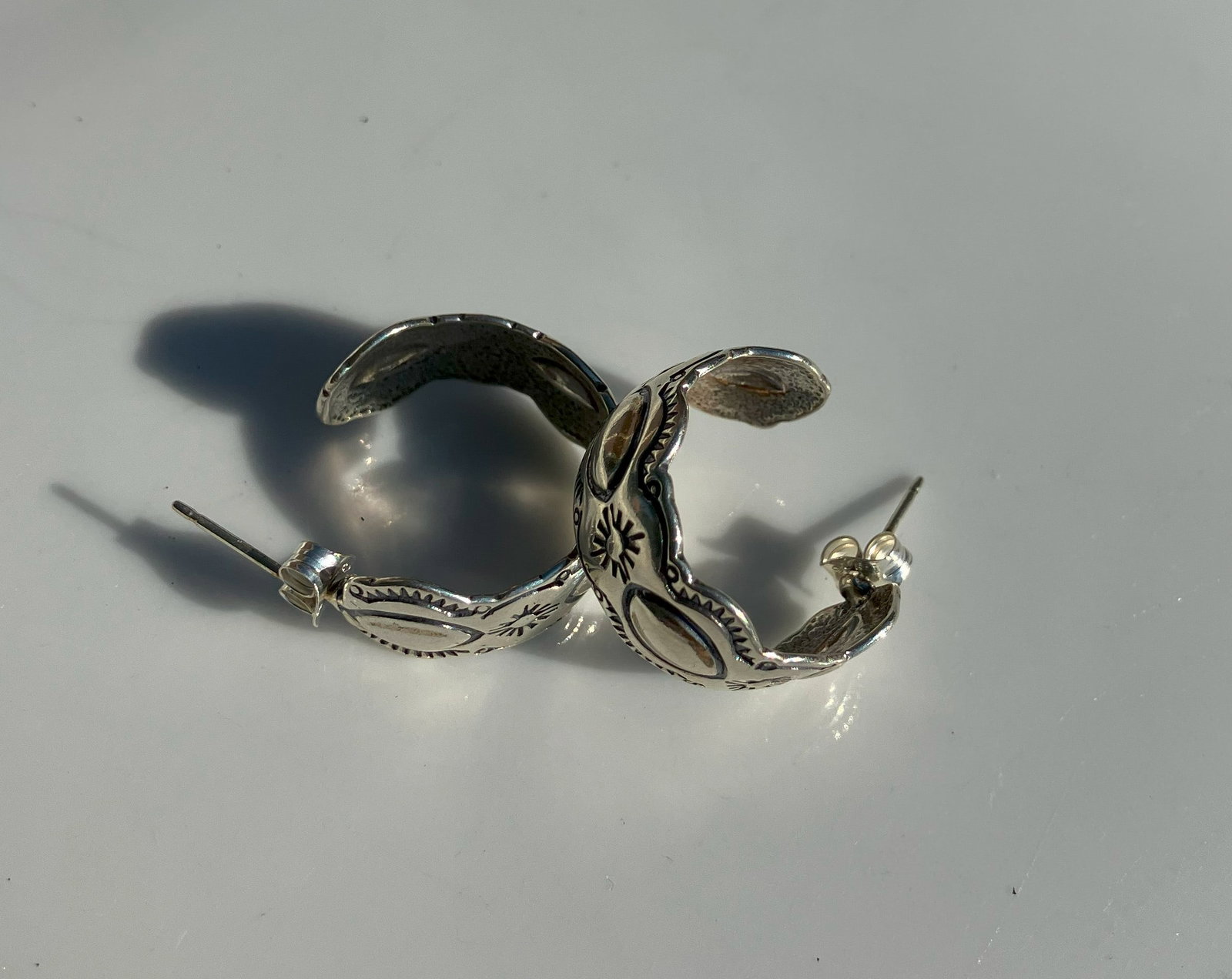 Pair of Silver Earrings: Pair of Silver Earrings, weight 6.7g