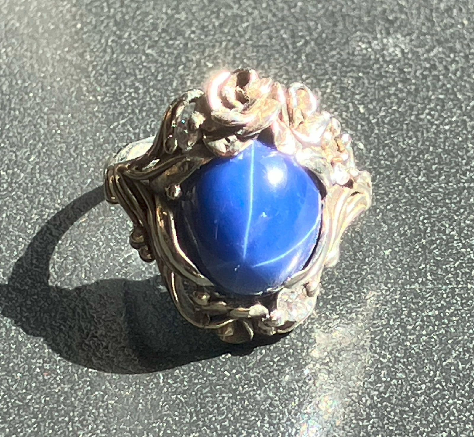 Vintage 14K Gold Sapphire Cat's Eye Ring: Vintage 14K Gold Sapphire Cat's Eye Ring, Size 7, weight 5.7g