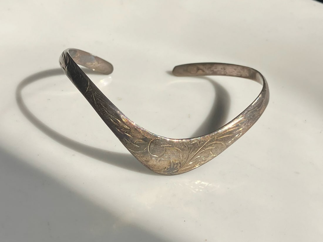 Vintage Silver Bracelet: Vintage Silver Bracelet, weight 8g