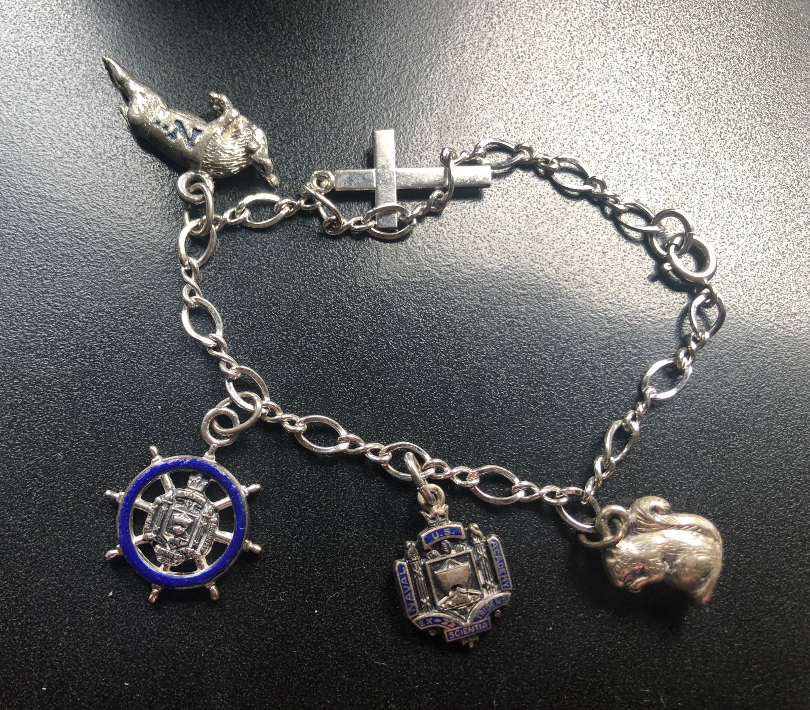 Vintage Silver Bracelets: Vintage Silver Bracelet, weight 15.7g