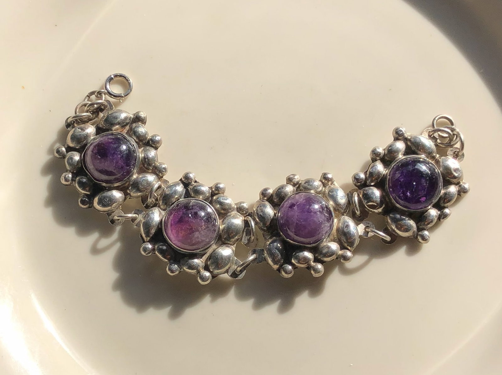 Amethyst Silver Bracelet: Amethyst Silver Bracelet, weight 30g.