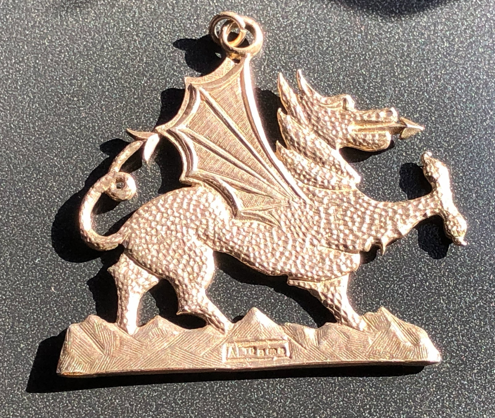 Vintage Silver Pendant: Vintage Silver Pendant, weight 17g, Size: 2"