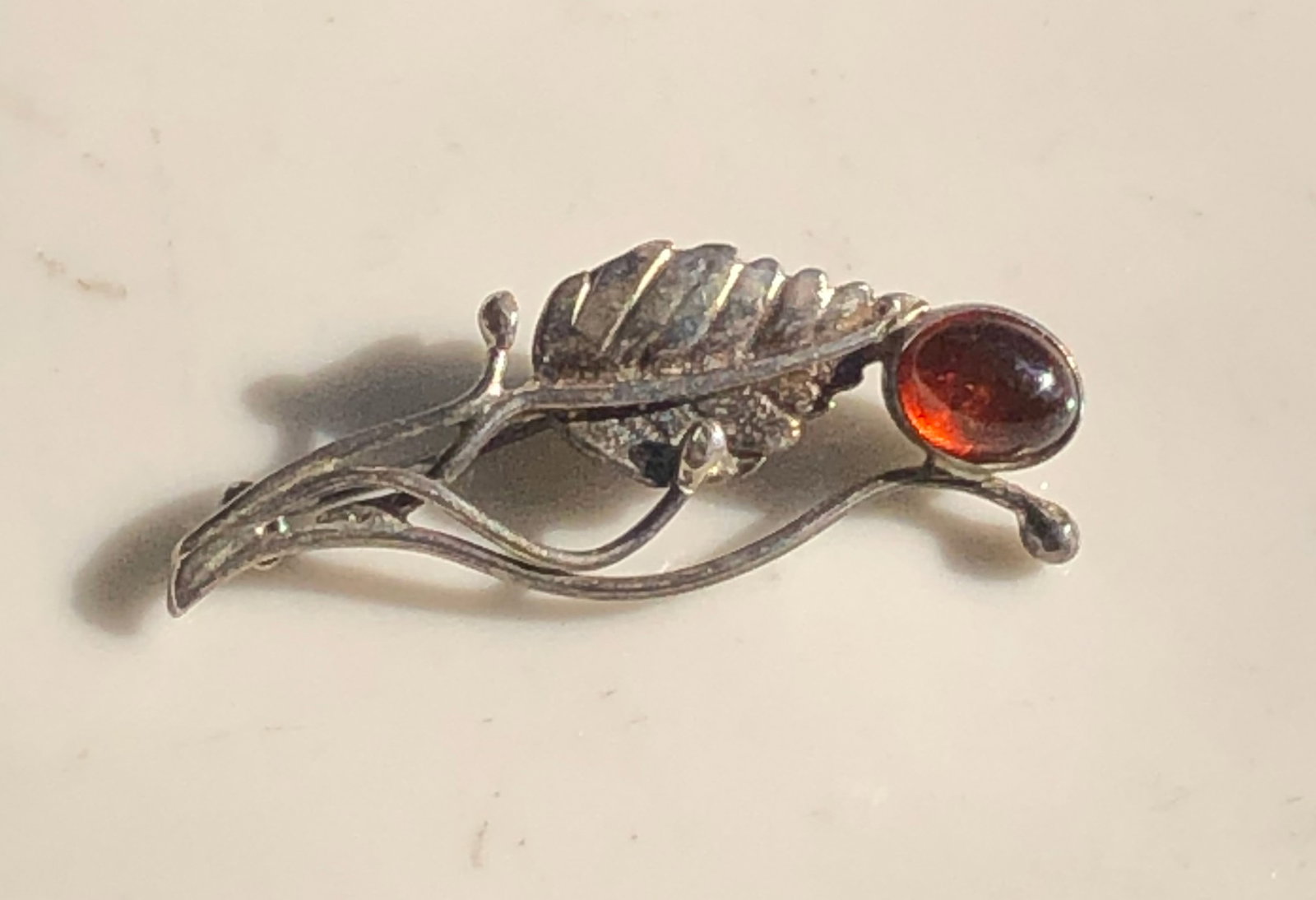 Vintage Silver Amber Brooch Pin: Vintage Silver Amber Brooch Pin