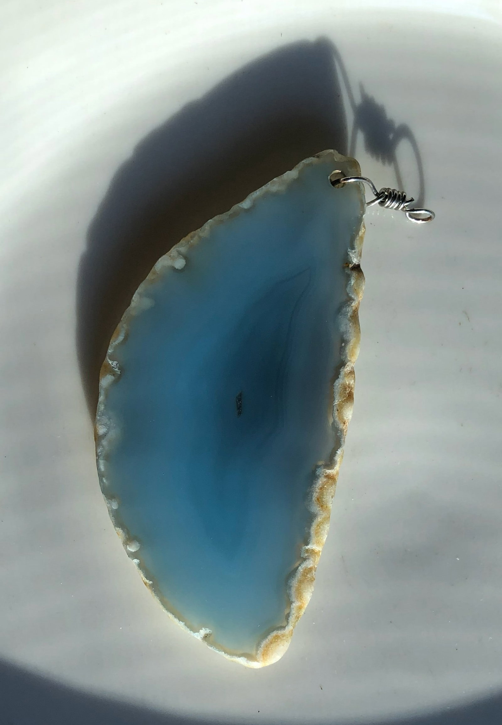 Blue Agate Pendant: A beautiful blue agate pendant with a natural stone finish, Size: 3"