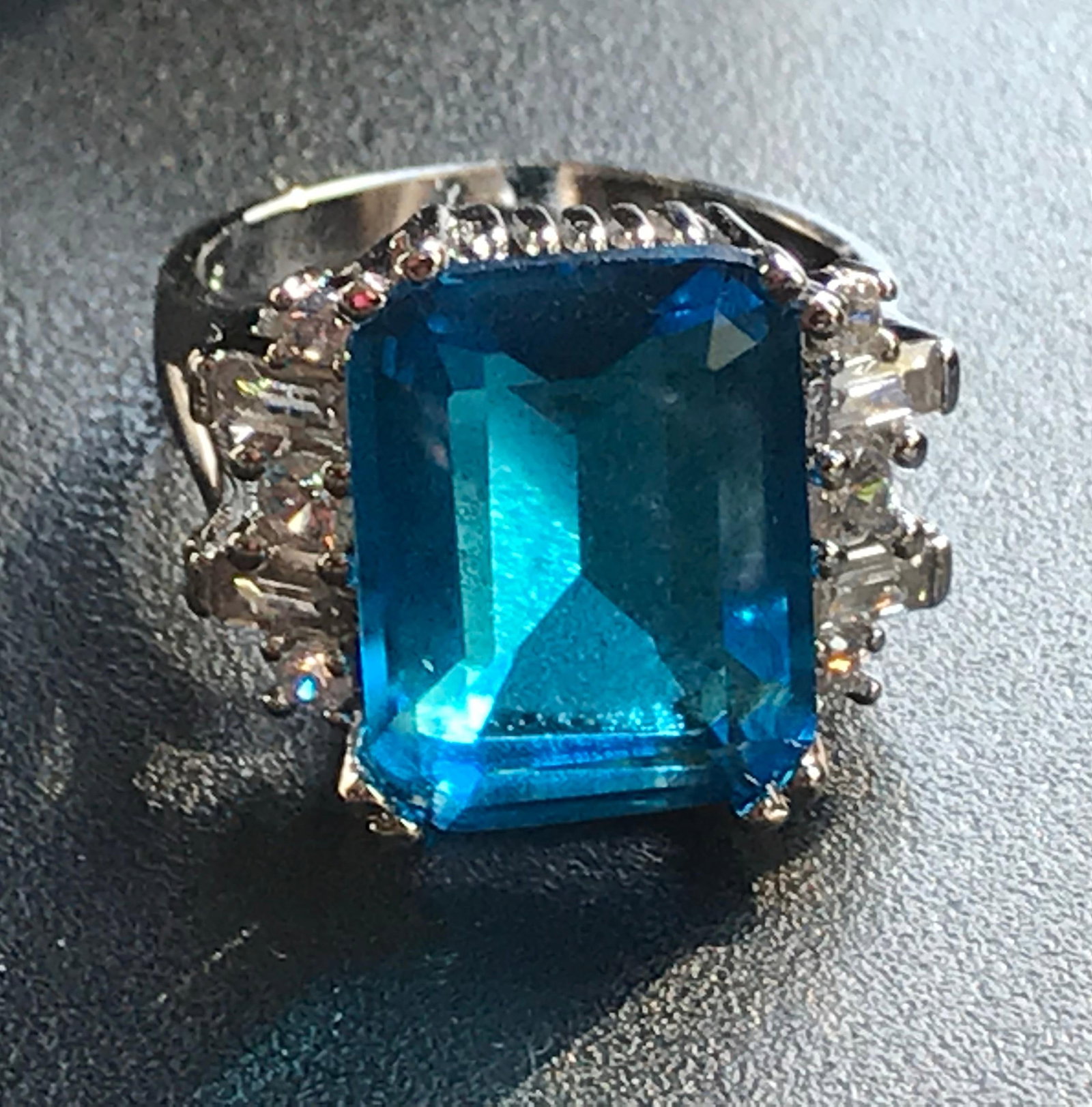 Vintage Ring, Size 9 (1 of 2)