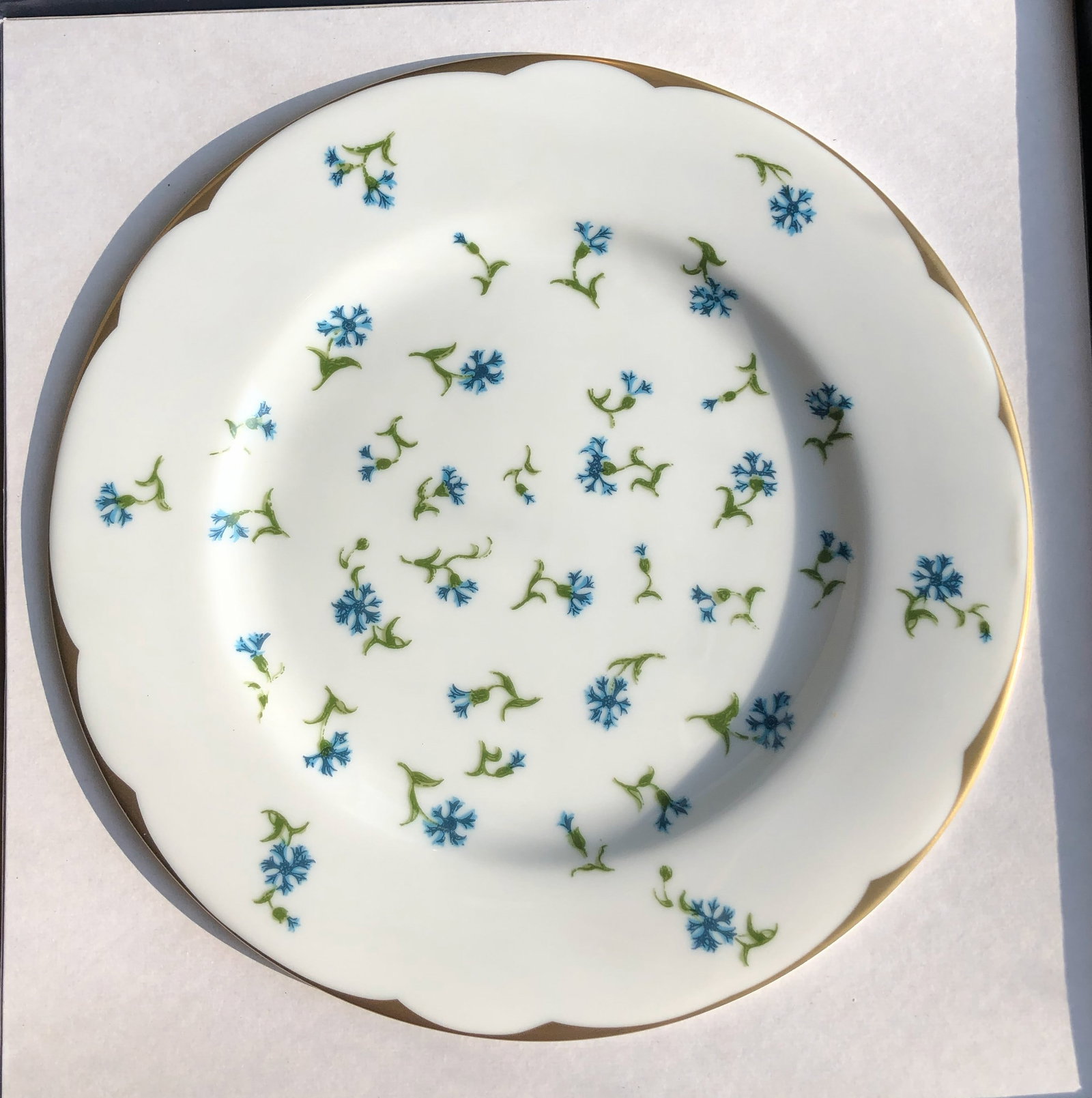 Whitehouse Floral Desert Plate: A beautifully designed Whitehouse decorative plate with floral patterns and gold accents.
