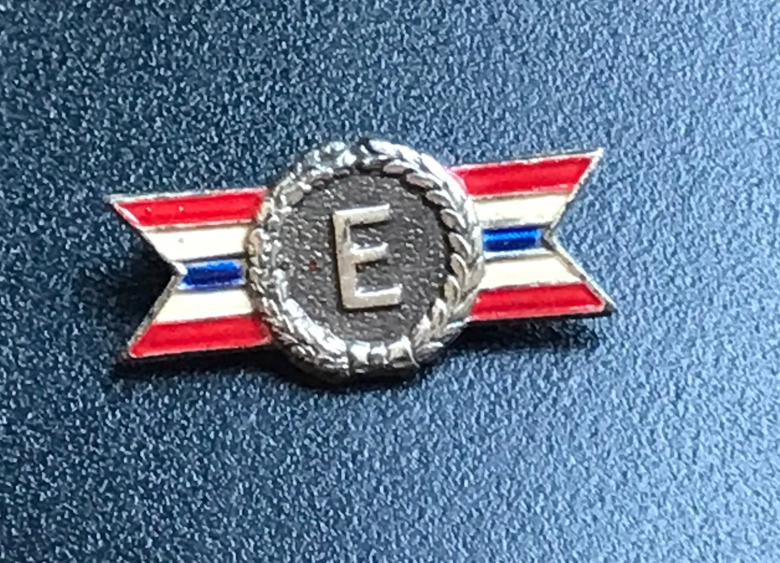 Vintage Silver Brooch Pin: Vintage Silver Brooch Pin
