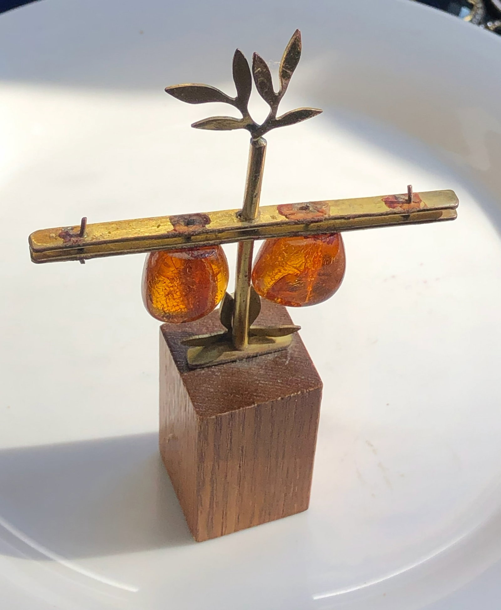 Vintage Amber Cross (1 of 4)