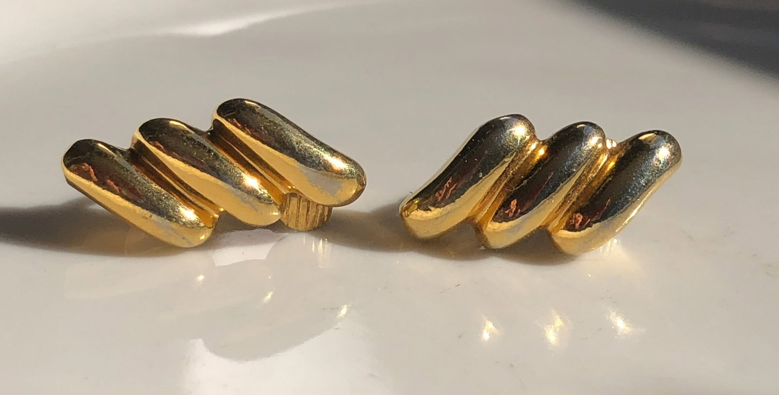 Pair of Gold Filled Earrings: Pair of Gold Filled Earrings