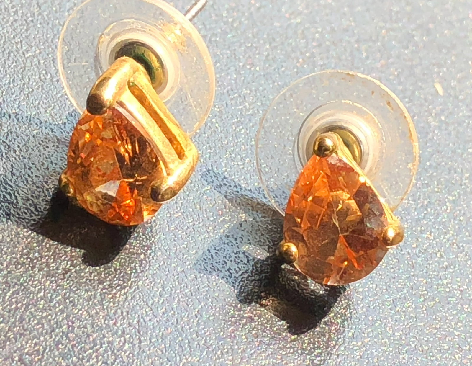 Elegant orange gemstone earrings with a teardrop design (1 of 3)