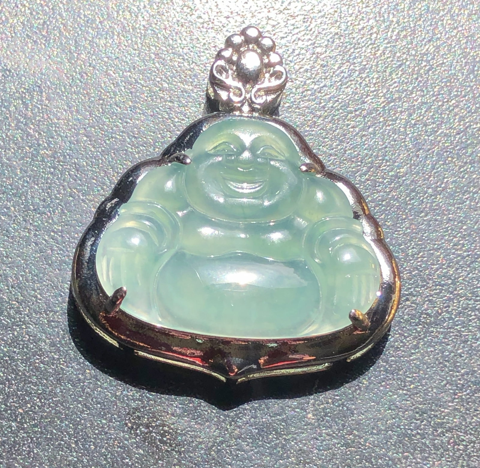 Vintage Jadeite Buddha Pendant: Vintage Jadeite Buddha Pendant, Size: 1.25" x 1.3"