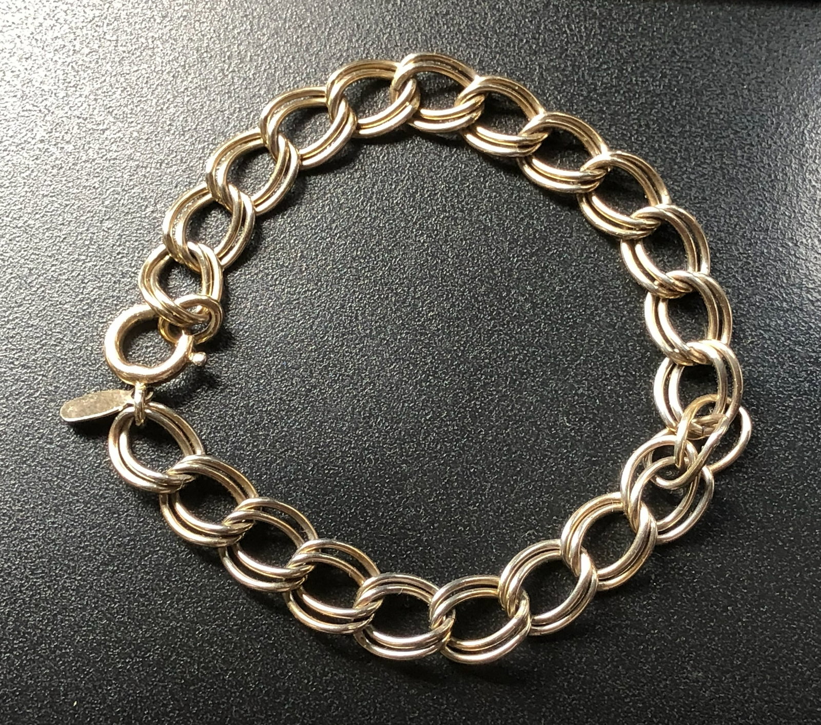 Gold Filled Chain Bracelet: Elegant gold filled chain bracelet with a classic design.
